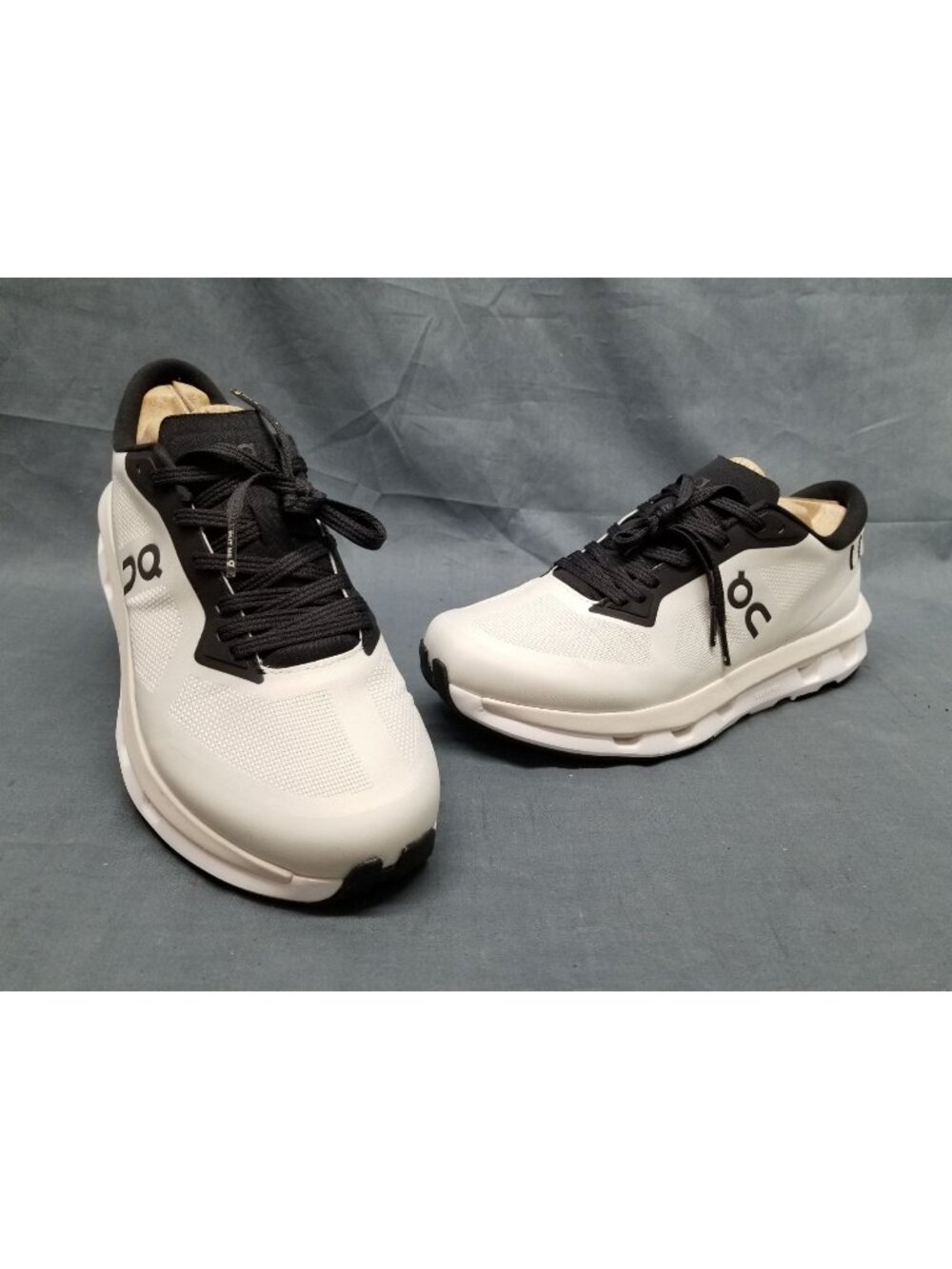 On Running Cloudzone Ice Black Men's Size 8.5 NEW NO BOX!